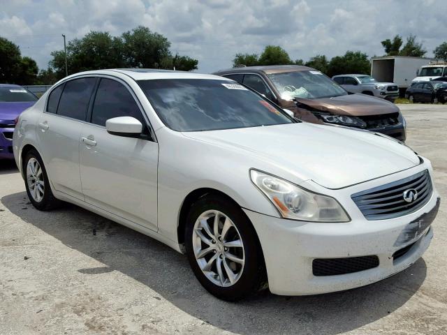 JNKCV61E99M011532 - 2009 INFINITI G37 BASE WHITE photo 1