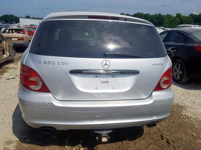 4JGCB22E47A050766 - 2007 MERCEDES-BENZ R 320 CDI GRAY photo 9