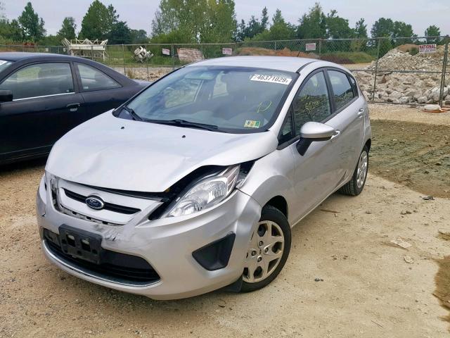 3FADP4EJ2CM127989 - 2012 FORD FIESTA SE SILVER photo 2