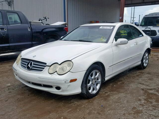 WDBTJ65J43F024879 - 2003 MERCEDES-BENZ CLK 320C WHITE photo 2