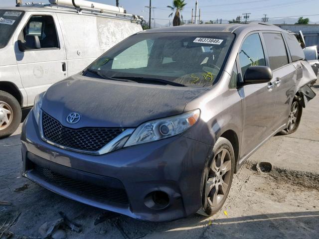 5TDXK3DC8FS600706 - 2015 TOYOTA SIENNA SPO GRAY photo 2