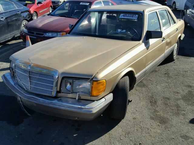 WDBCA25D2JA385749 - 1988 MERCEDES-BENZ 300 SEL GOLD photo 2