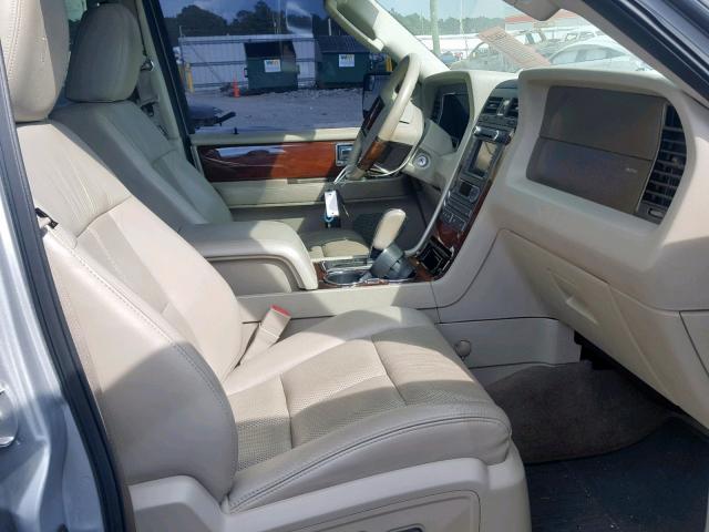 5LMJJ3H51DEL04815 - 2013 LINCOLN NAVIGATOR ვერცხლისფერი ფოტო 5