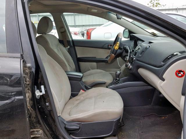 KNAFU4A22C5477491 - 2012 KIA FORTE EX BLACK photo 5