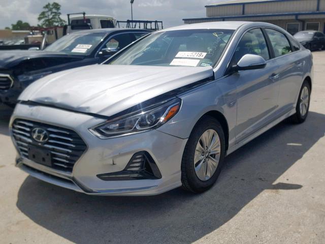 KMHE24L34KA091649 - 2019 HYUNDAI SONATA HYB SILVER photo 2