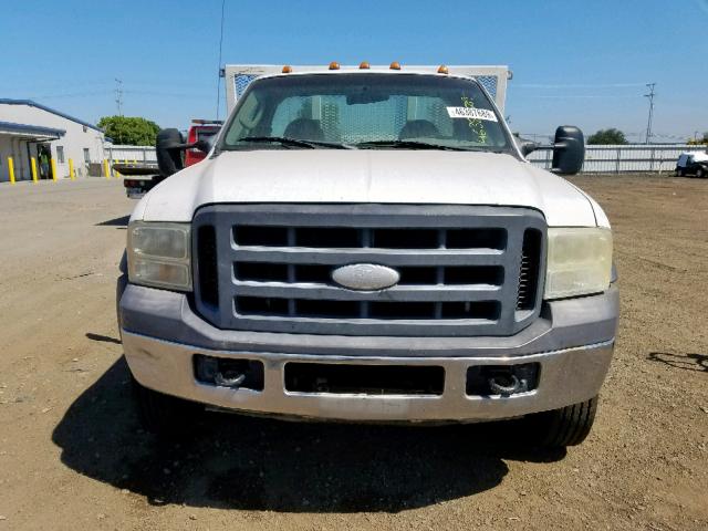 1FDAF56P55ED05584 - 2005 FORD F550 SUPER WHITE photo 9