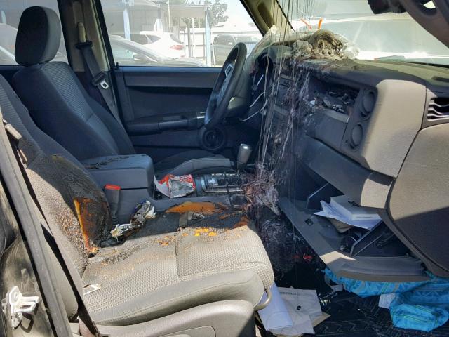 1J8HG48N68C154009 - 2008 JEEP COMMANDER შავი ფოტო 5