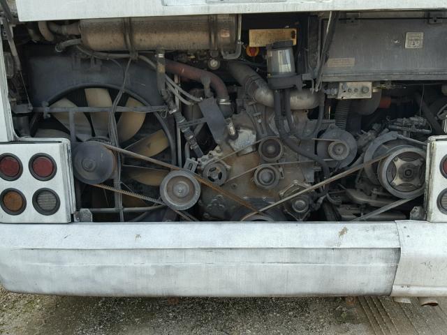 YE2TC62B0W2043570 - 1998 VAN HOOL T2100 WHITE photo 7