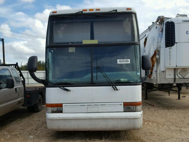 YE2TC62B0W2043570 - 1998 VAN HOOL T2100 WHITE photo 9