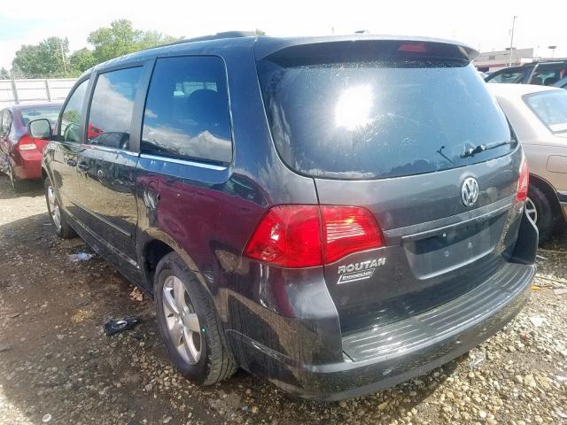 2V4RW3DG1BR695456 - 2011 VOLKSWAGEN ROUTAN SE BLACK photo 3