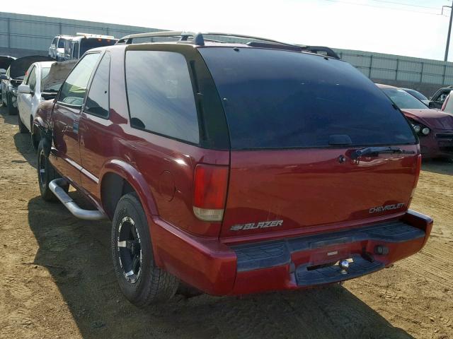 1GNCS18W0WK252499 - 1998 CHEVROLET BLAZER MAROON photo 3