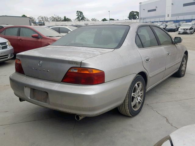 19UUA5654XA021731 - 1999 ACURA 3.2TL SILVER photo 4