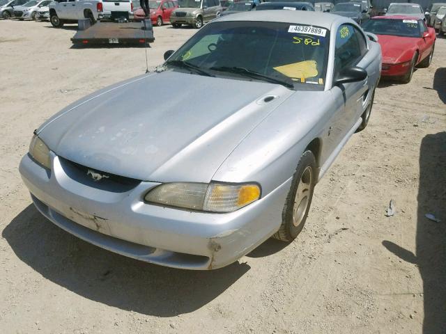 1FAFP4045WF197095 - 1998 FORD MUSTANG SILVER photo 2