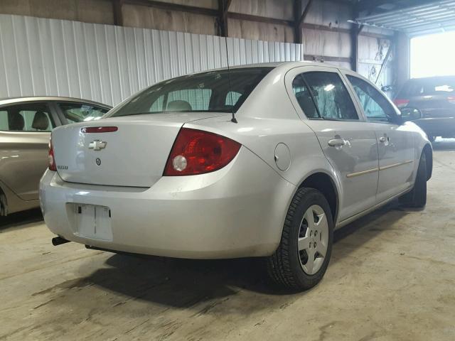 1G1AK52F657562618 - 2005 CHEVROLET COBALT SILVER photo 4