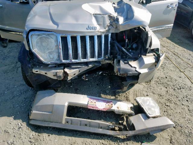 1J8GP58K78W166868 - 2008 JEEP LIBERTY LI SILVER photo 7