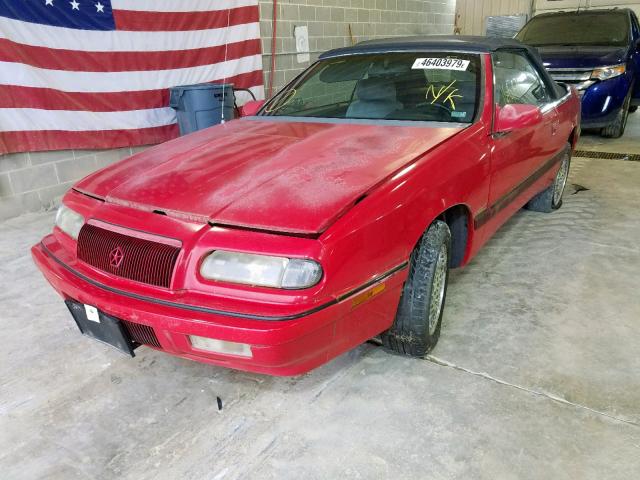 1C3XU4537PF669312 - 1993 CHRYSLER LEBARON RED photo 2