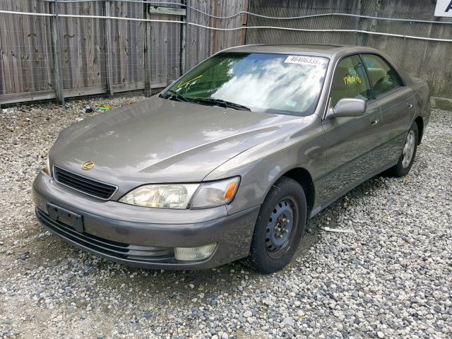 JT8BF28GXX5055264 - 1999 LEXUS ES 300 BROWN photo 2