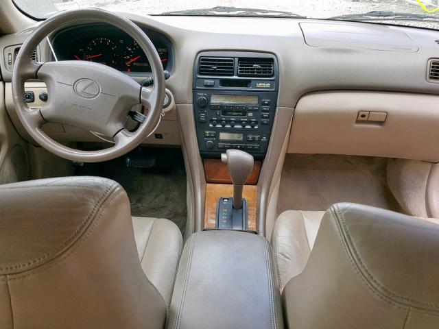 JT8BF28GXX5055264 - 1999 LEXUS ES 300 BROWN photo 9