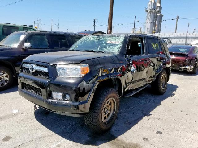 JTEBU5JR8B5052937 - 2011 TOYOTA 4RUNNER SR BLACK photo 2