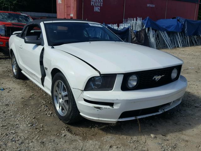 1ZVHT85HX55196348 - 2005 FORD MUSTANG GT WHITE photo 1