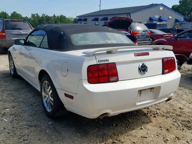 1ZVHT85HX55196348 - 2005 FORD MUSTANG GT WHITE photo 3