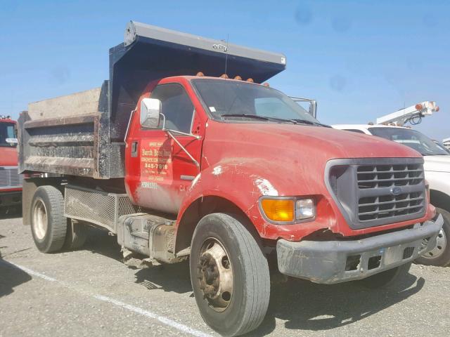 3FDNF65651MA13549 - 2001 FORD F650 SUPER RED photo 1