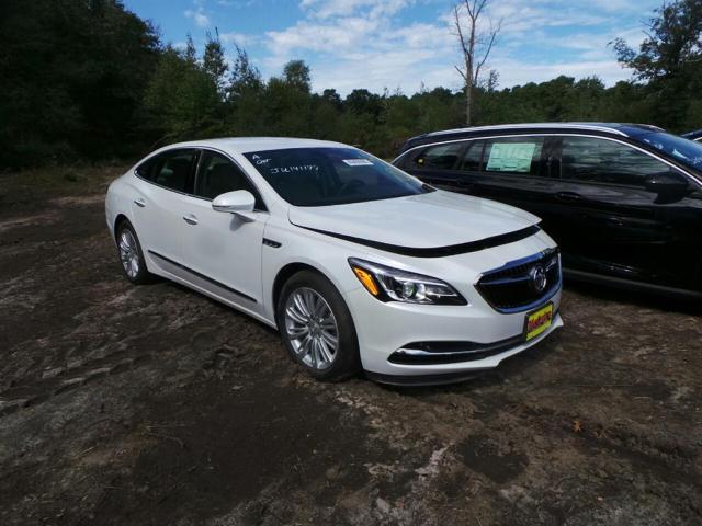 1G4ZP5SZ4JU141199 - 2018 BUICK LACROSSE E WHITE photo 1