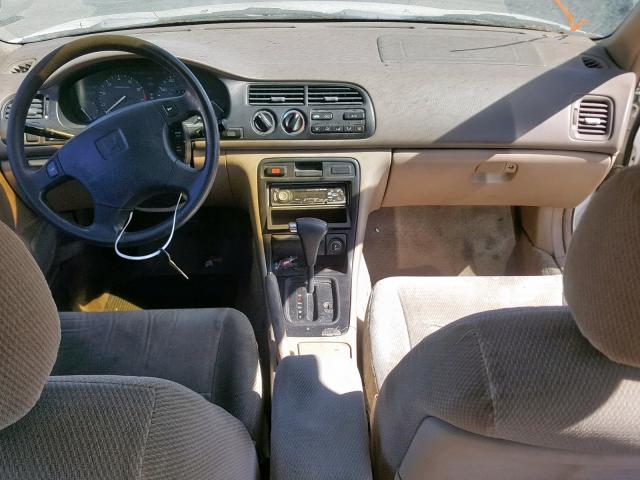 1HGCD5632VA004733 - 1997 HONDA ACCORD LX WHITE photo 9