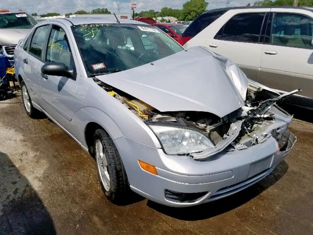 1FAHP34N17W260409 - 2007 FORD FOCUS ZX4 SILVER photo 1