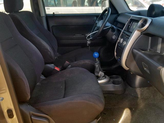 JTLKT334X40132127 - 2004 TOYOTA SCION XB 银色 照片 5