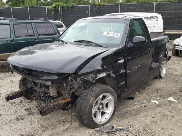 2FTZF07362CA30072 - 2002 FORD F150 SVT L BLACK photo 2