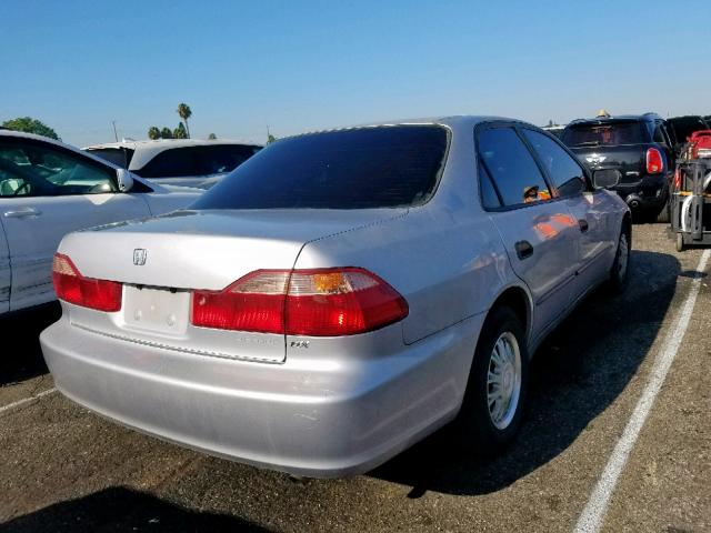 1HGCF8649WA244142 - 1998 HONDA ACCORD DX SILVER photo 4