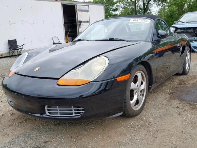 WP0CA29861U626399 - 2001 PORSCHE BOXSTER BLACK photo 2