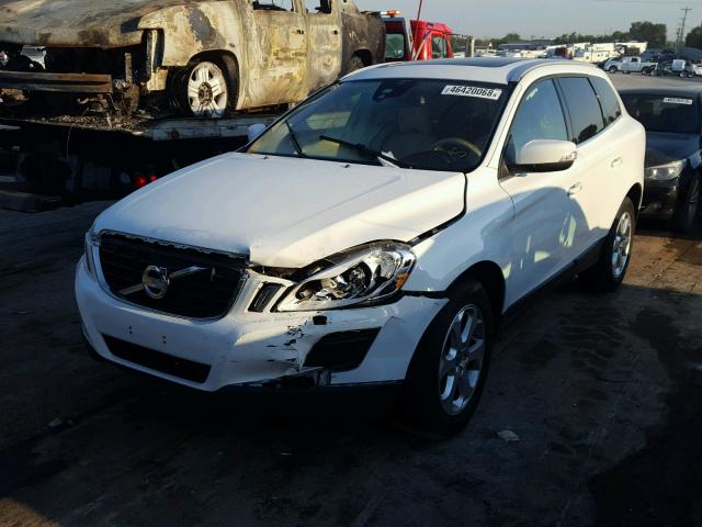 YV4952DZ4D2393036 - 2013 VOLVO XC60 3.2 WHITE photo 2