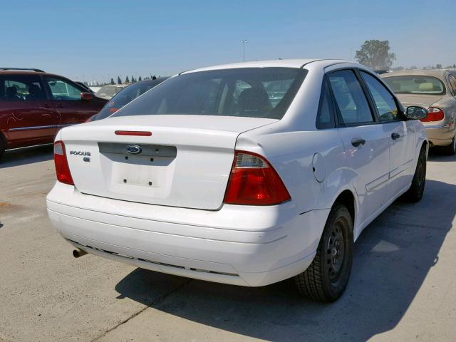 1FAFP34N57W106745 - 2007 FORD FOCUS ZX4 WHITE photo 4