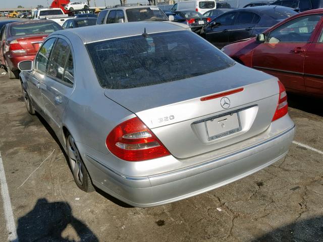 WDBUF65JX5A669705 - 2005 MERCEDES-BENZ E 320 SILVER photo 3