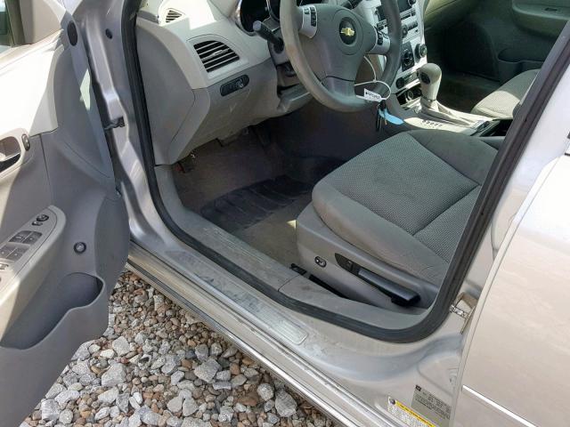 1G1ZC5EU3CF125835 - 2012 CHEVROLET MALIBU 1LT SILVER photo 9