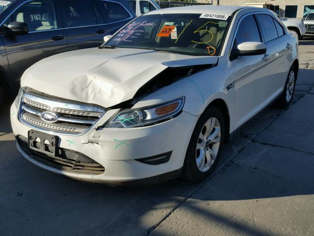 1FAHP2EW5BG151861 - 2011 FORD TAURUS SEL WHITE photo 2