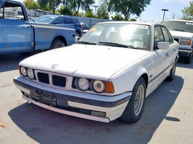 WBAHD6324SGK59041 - 1995 BMW 525 I AUTO WHITE photo 2
