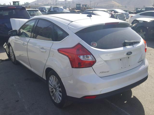 1FAHP3N27CL244327 - 2012 FORD FOCUS TITA WHITE photo 3