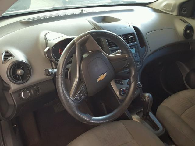 1G1JA6SHXD4230515 - 2013 CHEVROLET SONIC LS 白色 照片 9