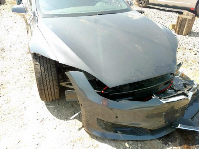 5YJSA1E24HF230241 - 2017 TESLA MODEL S فضي صورة 9