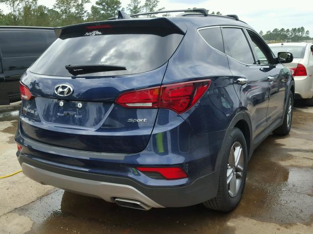 5XYZU3LB8HG497797 - 2017 HYUNDAI SANTA FE S BLUE photo 4