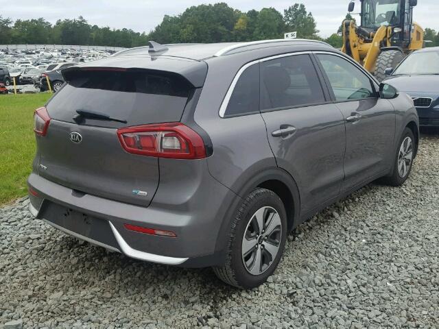 KNDCC3LC7J5120460 - 2018 KIA NIRO EX GRAY photo 4