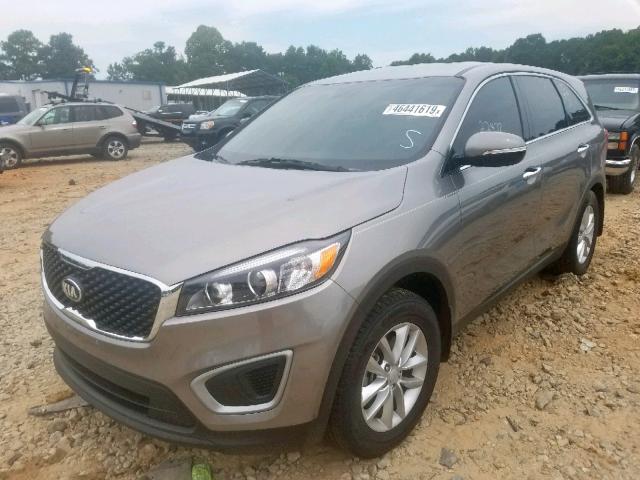 5XYPG4A31JG425667 - 2018 KIA SORENTO LX SILVER photo 2