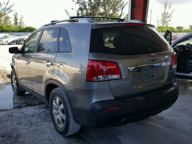 5XYKT3A69DG329140 - 2013 KIA SORENTO LX CHARCOAL photo 3