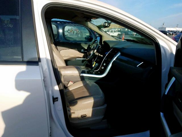 2FMDK3J94DBB69934 - 2013 FORD EDGE SEL WHITE photo 5