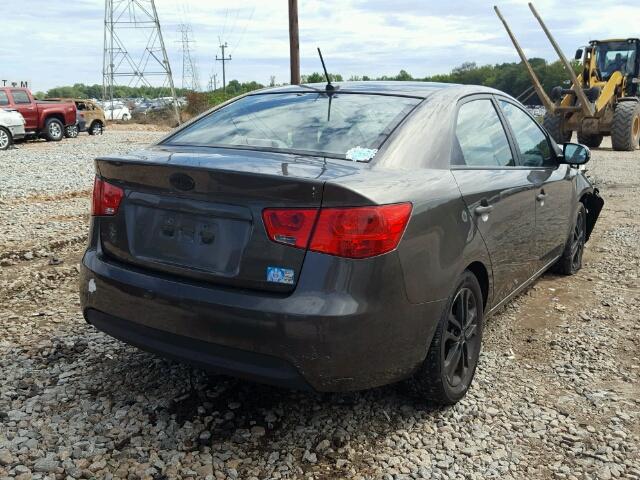 KNAFU4A25B5332489 - 2011 KIA FORTE EX BROWN photo 4