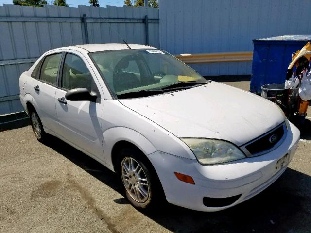 1FAFP34N65W115256 - 2005 FORD FOCUS ZX4 WHITE photo 1