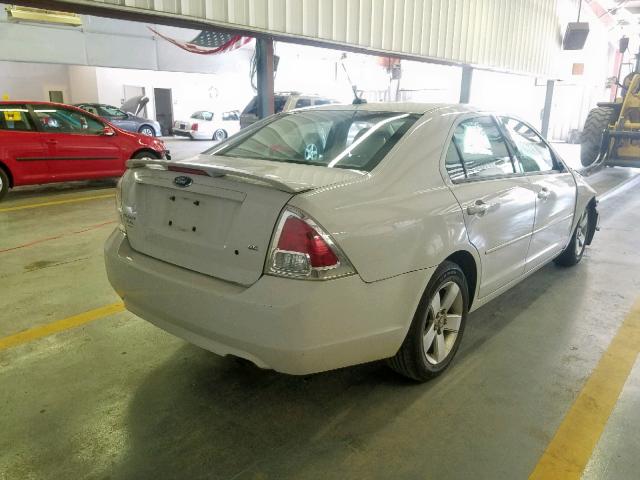 3FAHP07Z49R155608 - 2009 FORD FUSION SE WHITE photo 4